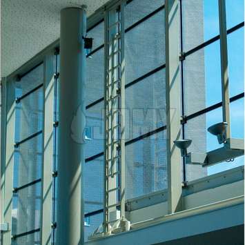 Binnen ladder voor glazenwassen en gevel onderhoud. Horizontale mobiliteit met railsystemen. Binnen ladder voor glazenwassen - Building Maintenance Unit